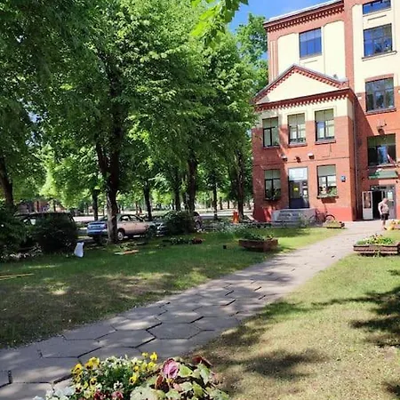 Уютный Лофт Среди Старых Парков Riga Exterior foto
